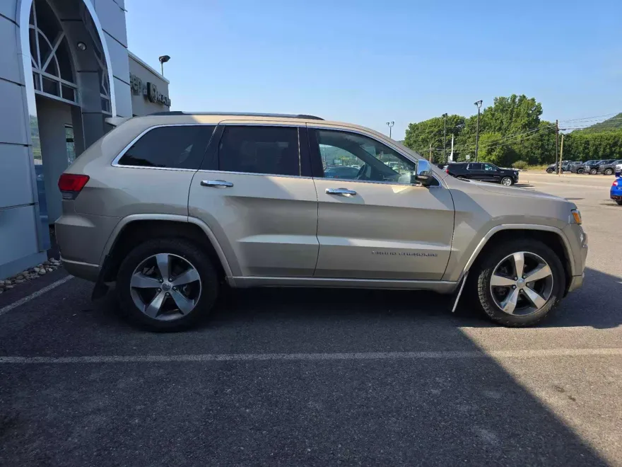 2015 Jeep Grand Cherokee Overland photo 1