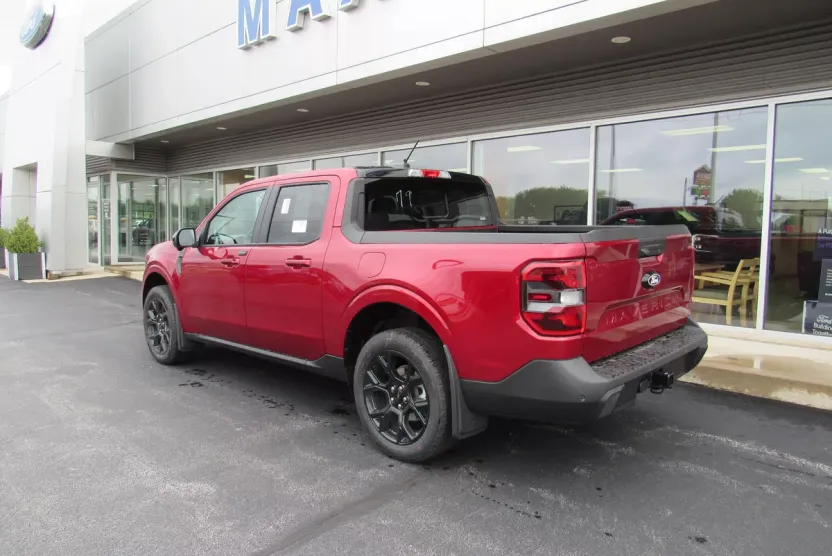 2025 Ford Maverick Lariat photo 1