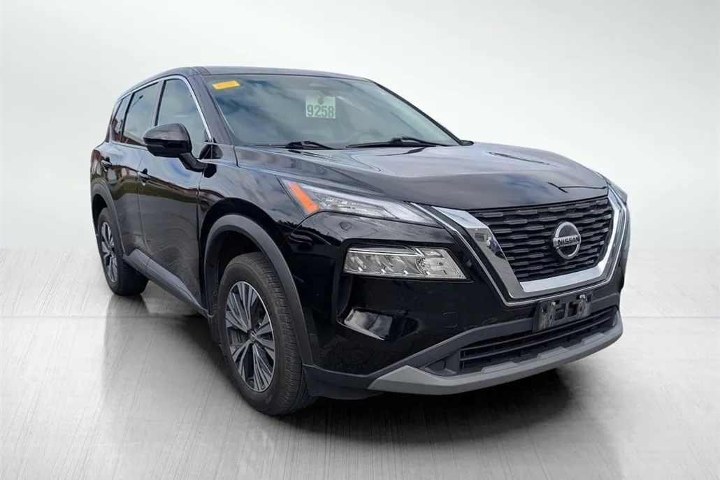 2021 Nissan Rogue SV photo 1