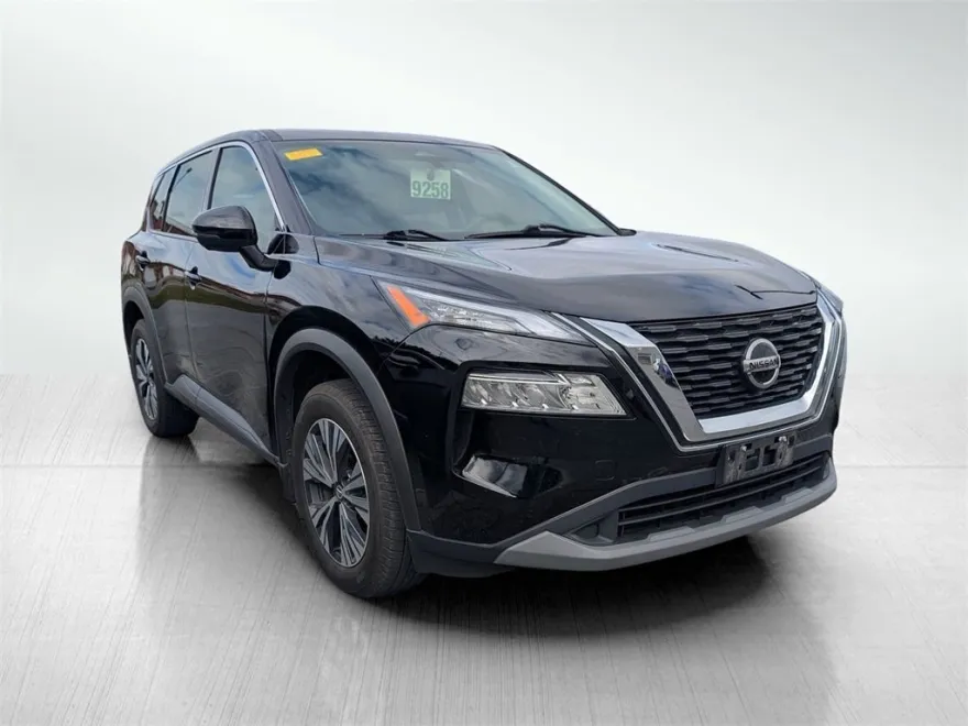2021 Nissan Rogue SV photo 1