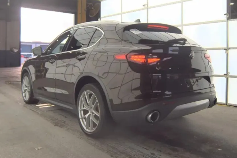 2018 Alfa Romeo Stelvio Ti Sport photo 1