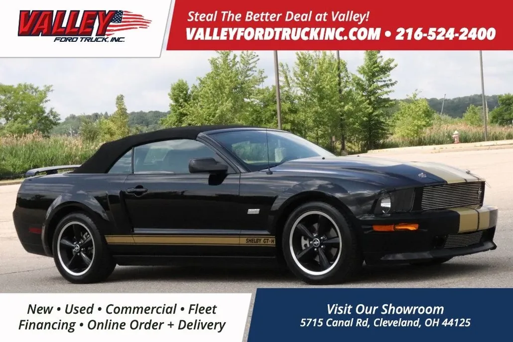 2007 Ford Mustang Convertible photo 1