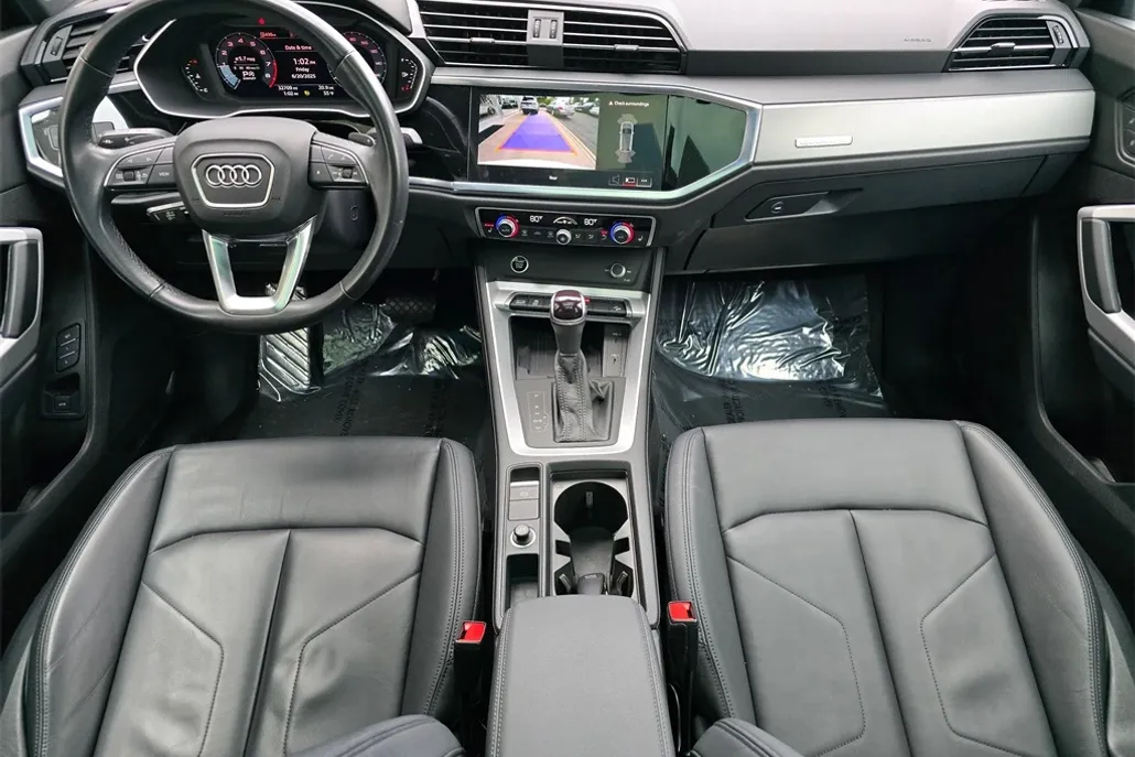 2024 Audi Q3 S line Premium photo 1