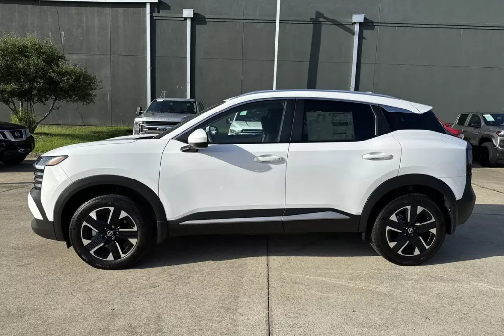 2025 Nissan Kicks SV photo 1