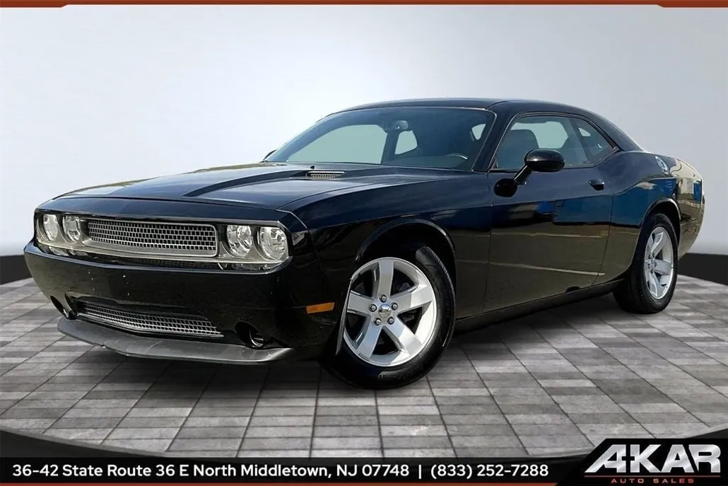 2012 Dodge Challenger SXT photo 1