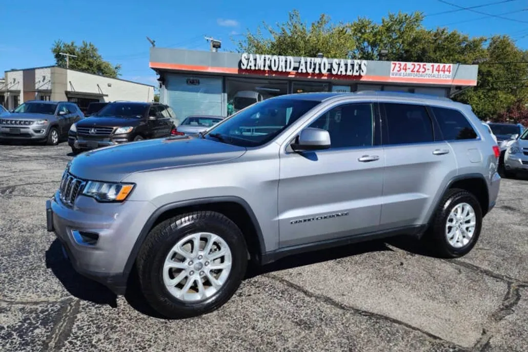 2017 Jeep Grand Cherokee Laredo photo 1