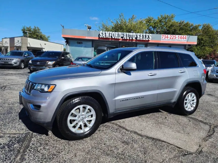 2017 Jeep Grand Cherokee Laredo photo 1