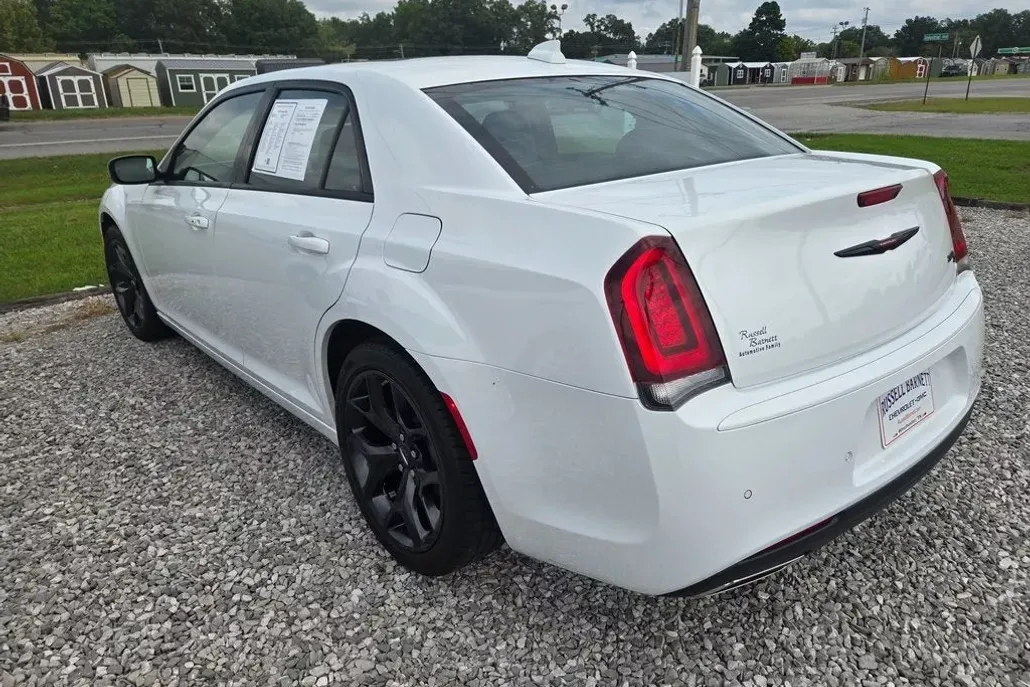2023 Chrysler 300 S photo 1
