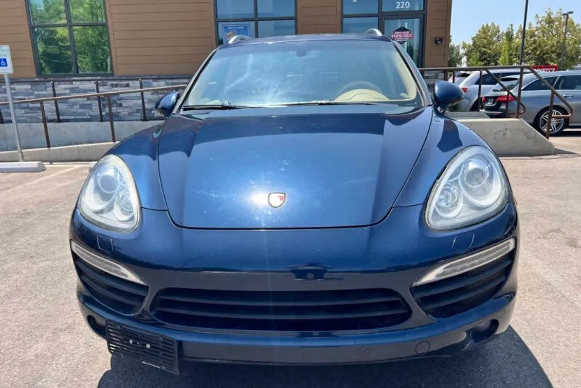 2011 Porsche Cayenne S photo 1