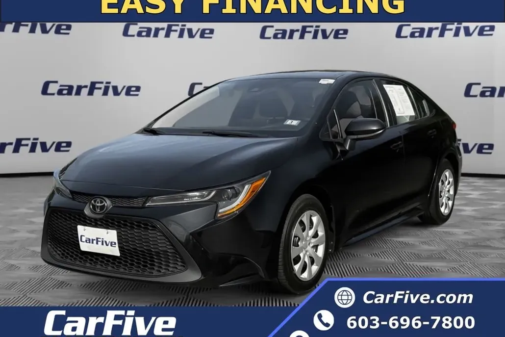 2022 Toyota Corolla LE photo 1