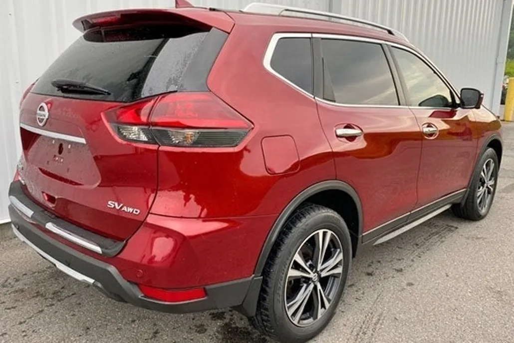 2020 Nissan Rogue SV photo 1
