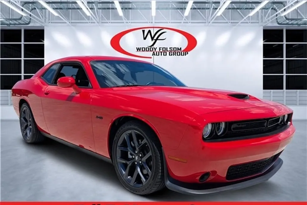 2023 Dodge Challenger R/T photo 1