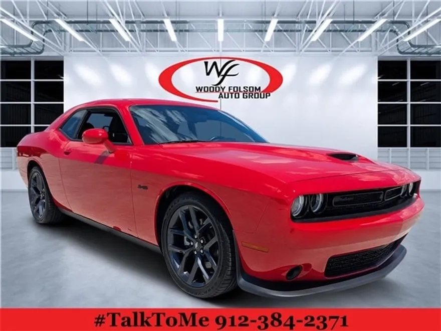 2023 Dodge Challenger R/T photo 1