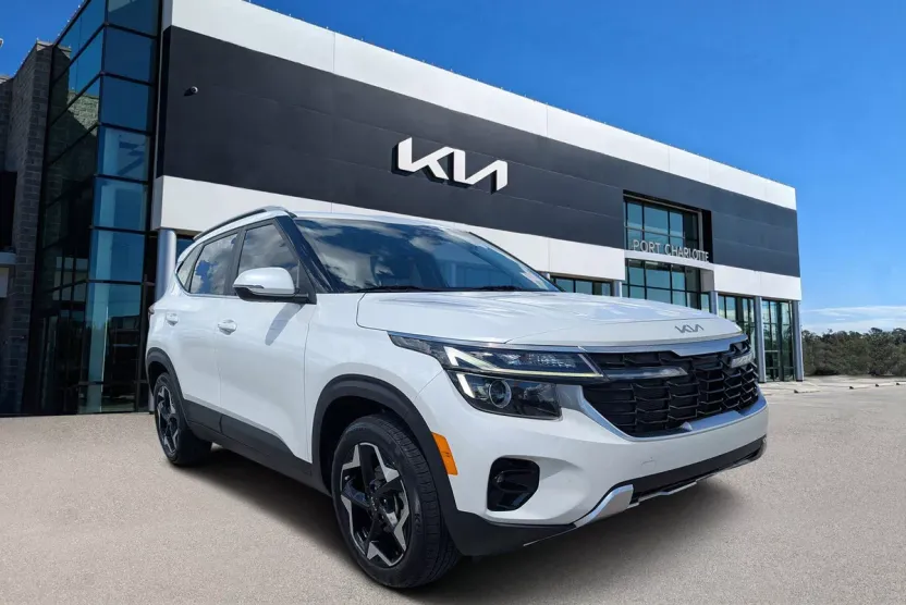 2024 Kia Seltos EX photo 1