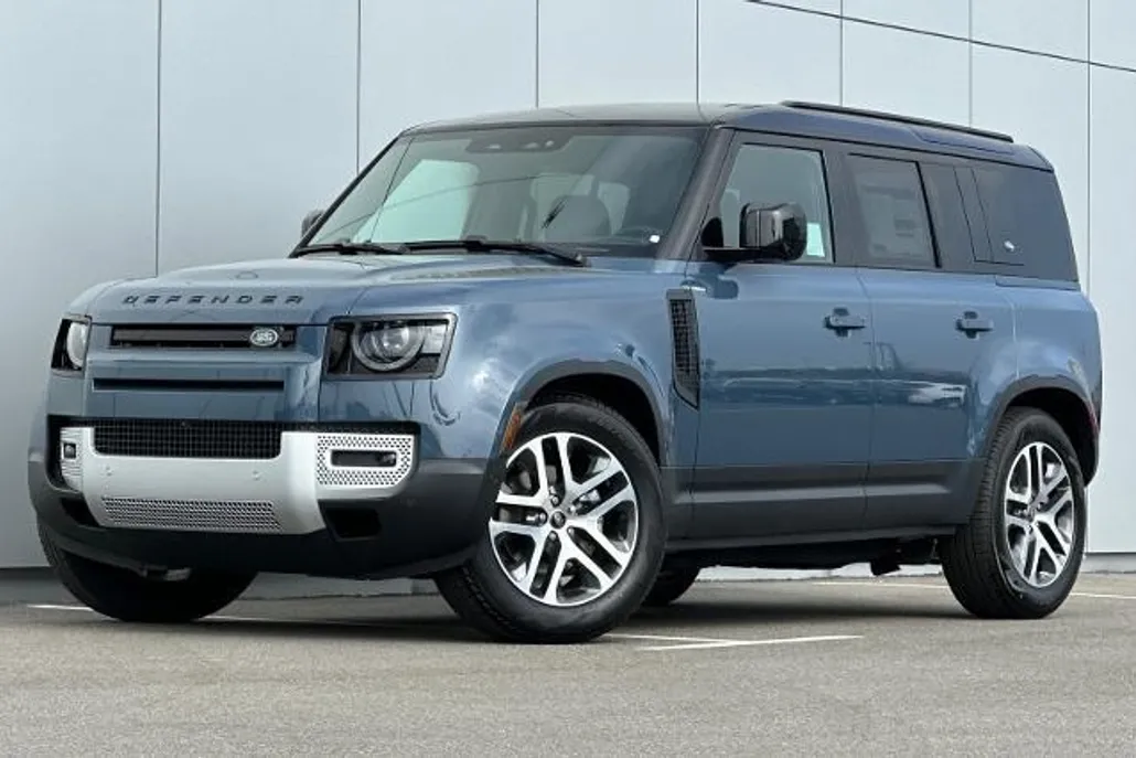 2024 Land Rover Defender 110 S photo 1