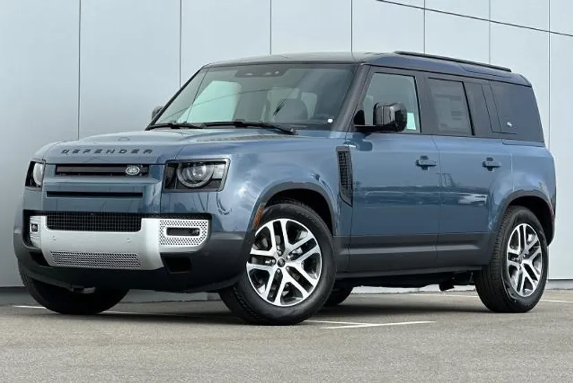 2024 Land Rover Defender 110 S photo 1