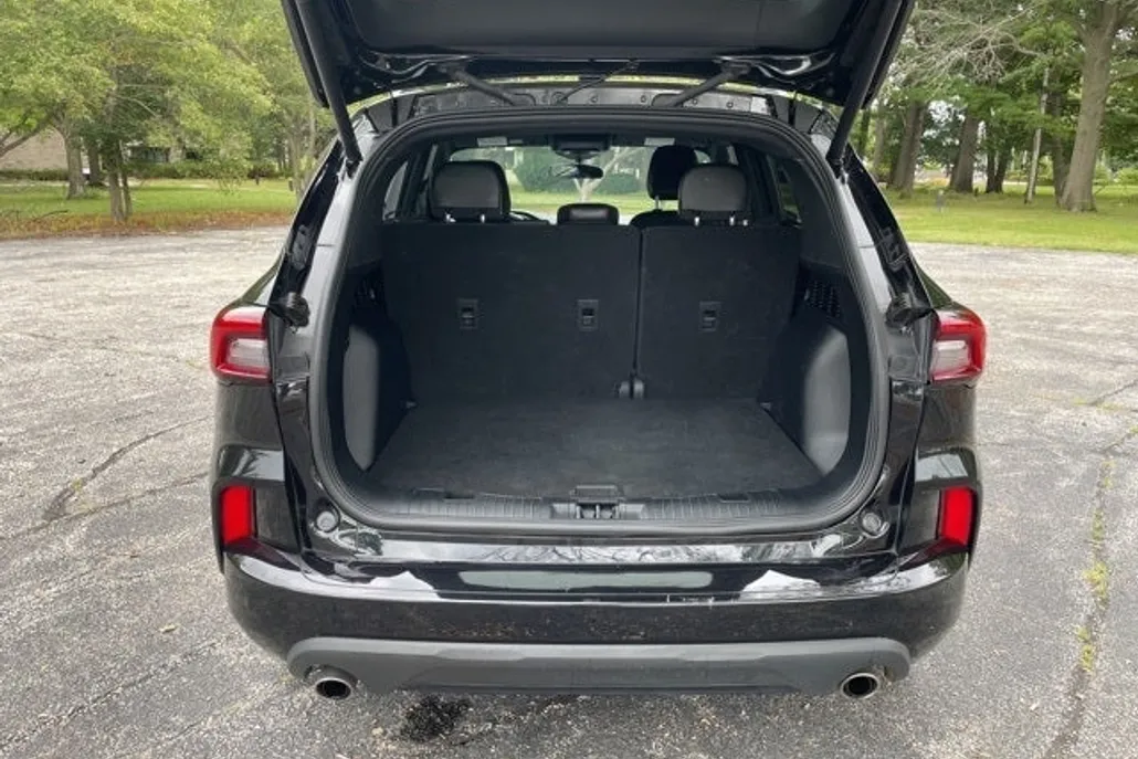 2024 Ford Escape ST-Line photo 1