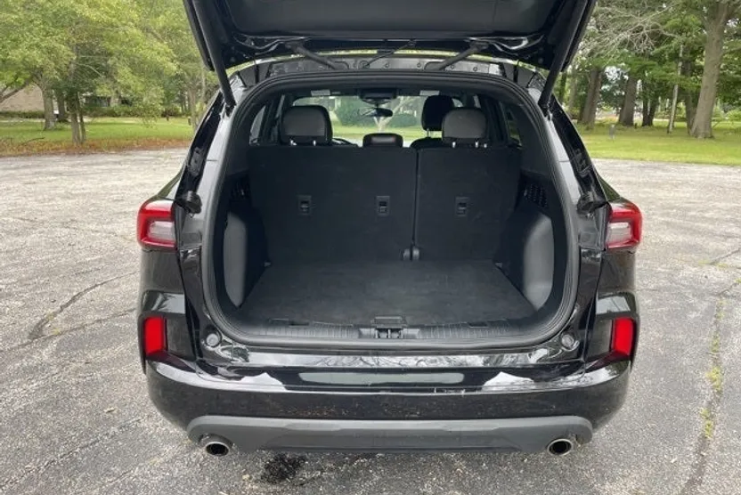 2024 Ford Escape ST-Line photo 1