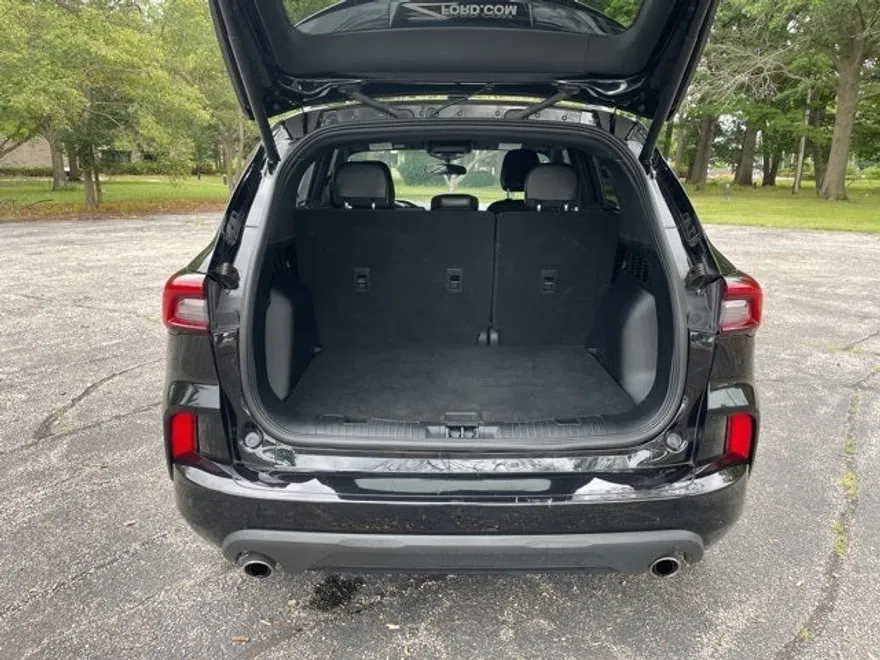 2024 Ford Escape ST-Line photo 1