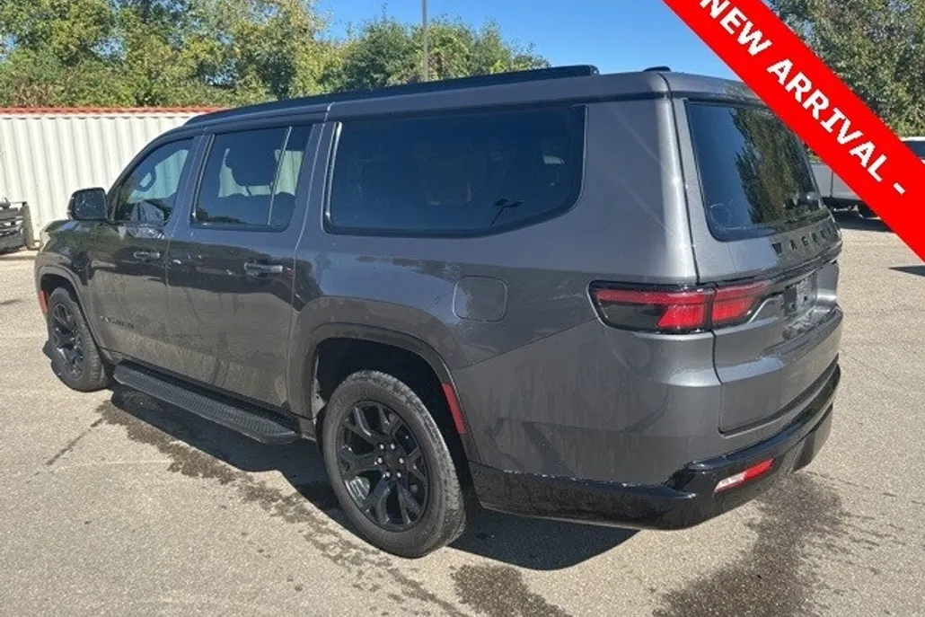 2024 Jeep Wagoneer L Series II photo 1