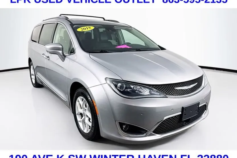 2018 Chrysler Pacifica Touring Plus photo 1