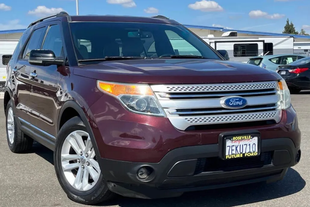 2011 Ford Explorer XLT photo 1