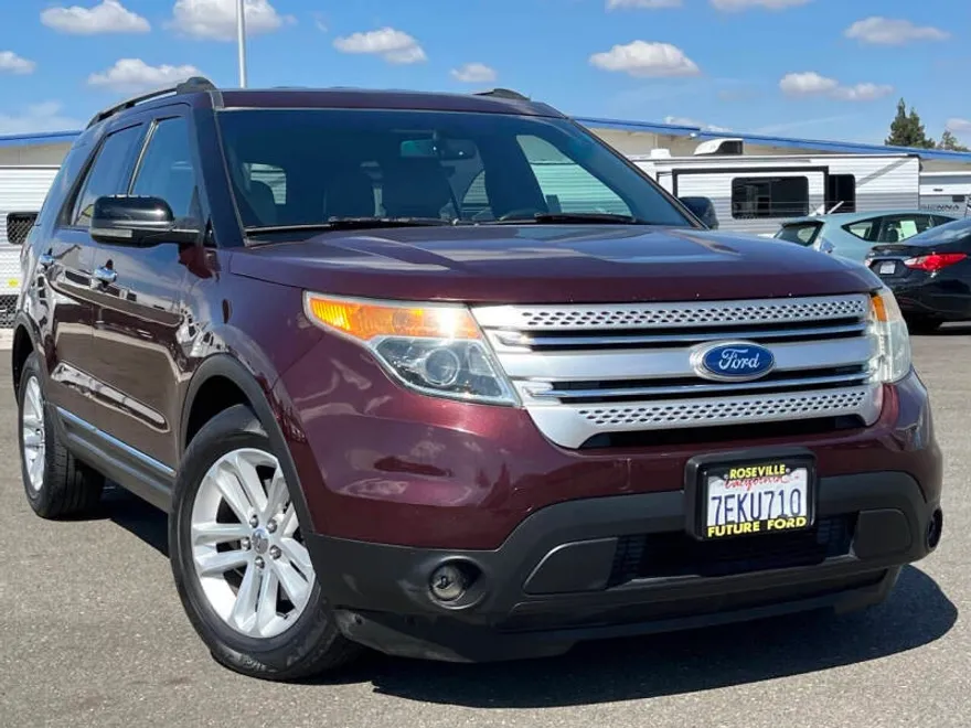 2011 Ford Explorer XLT photo 1