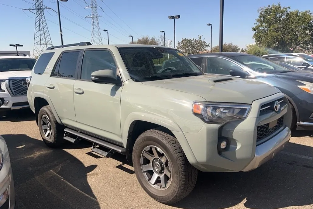 2022 Toyota 4Runner TRD Off-Road Premium photo 1