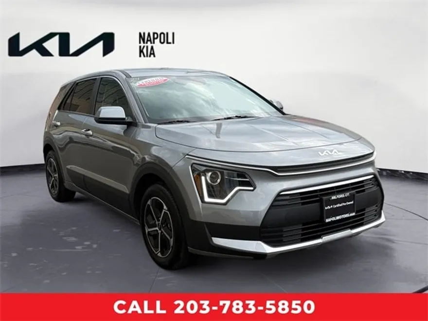 2024 Kia Niro LX photo 1
