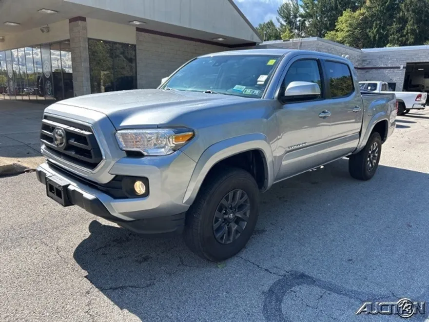 2023 Toyota Tacoma SR5 photo 1