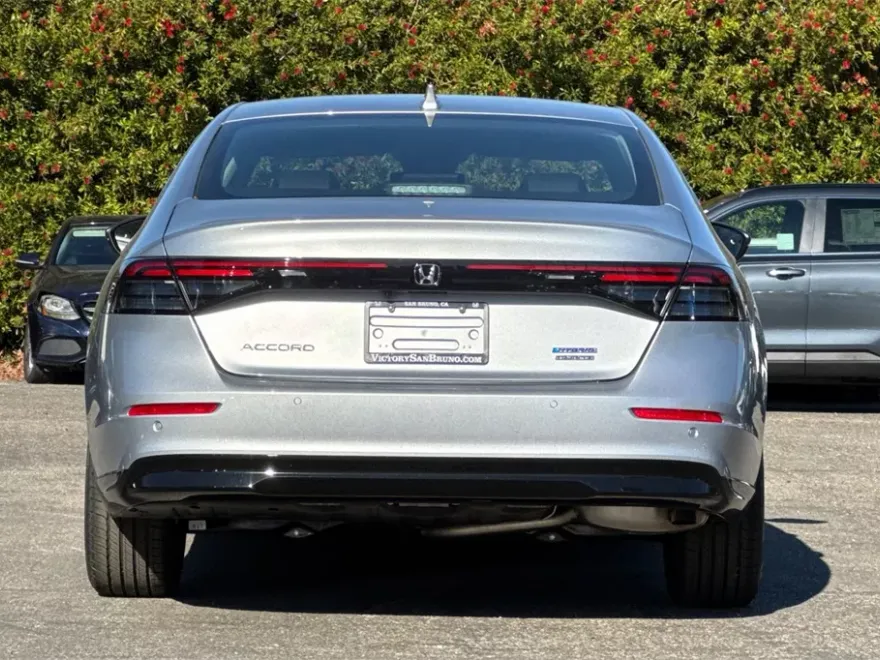 2025 Honda Accord Hybrid Touring photo 5