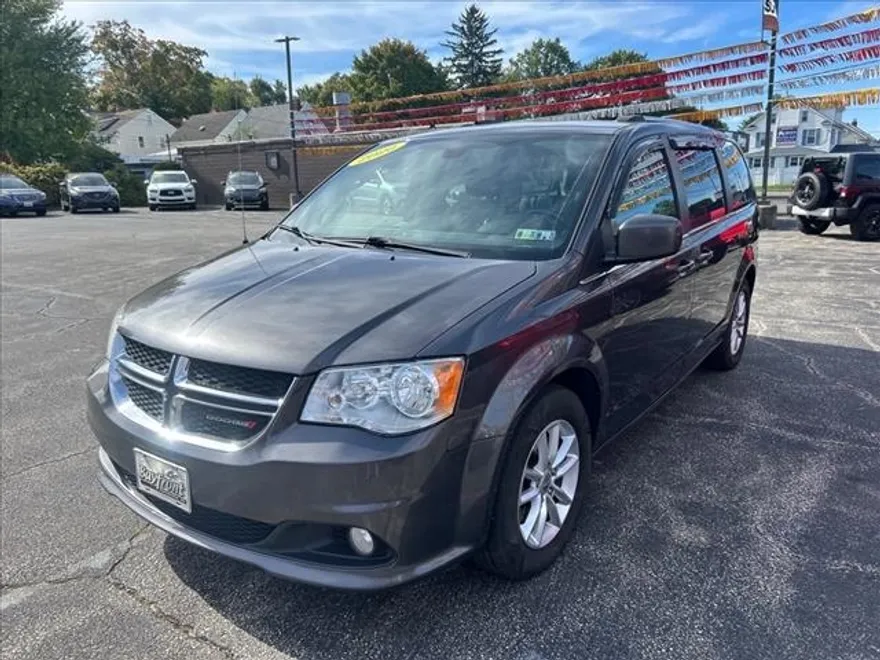 2020 Dodge Grand Caravan SXT photo 1