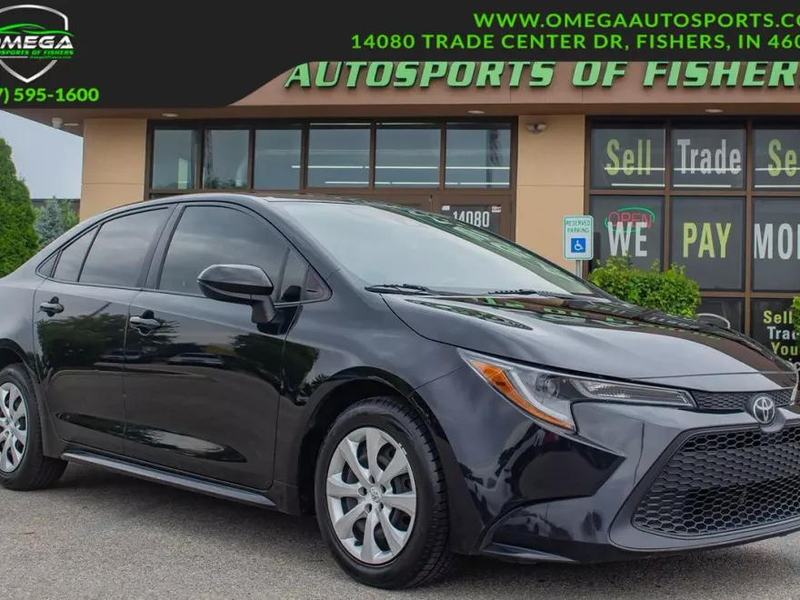 2020 Toyota Corolla LE photo 1