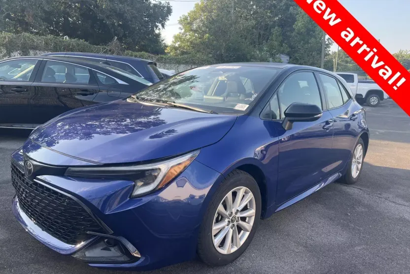 2023 Toyota Corolla SE photo 1
