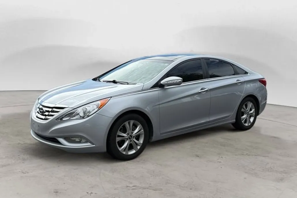 2013 Hyundai Sonata Limited photo 1