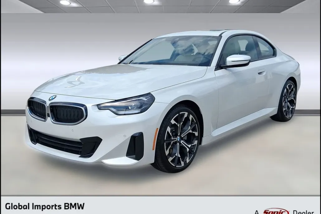 2025 Bmw 230i Coupe photo 1