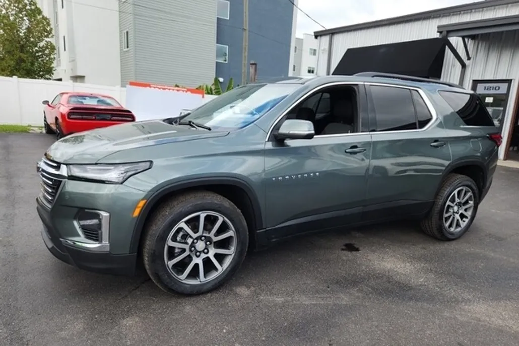 2023 Chevrolet Traverse photo 1