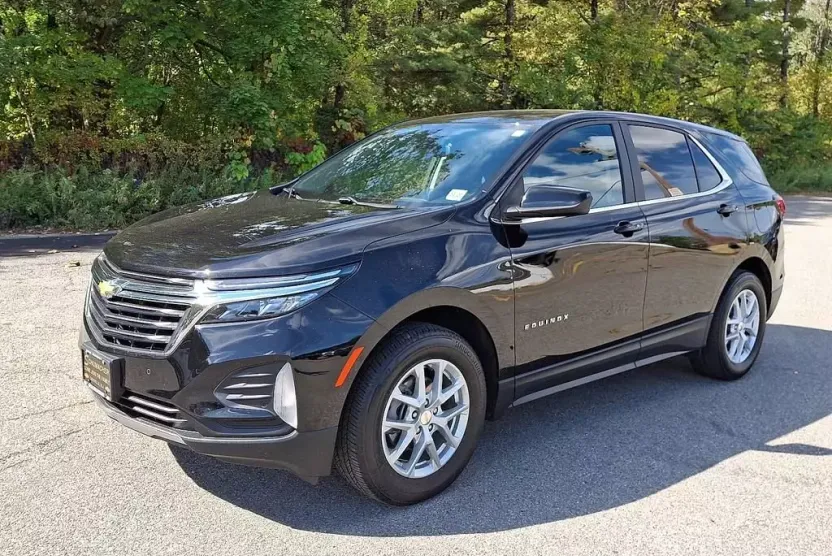 2022 Chevrolet Equinox LT photo 1