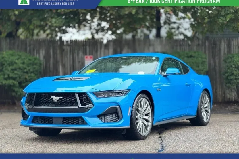 2025 Ford Mustang GT Premium photo 1