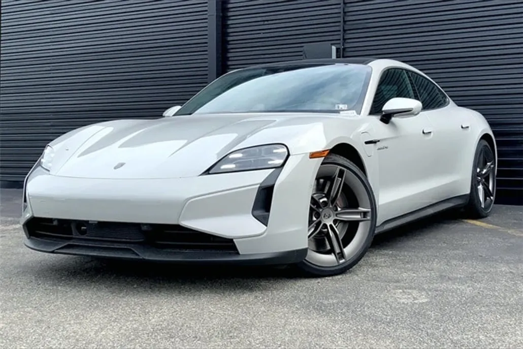 2025 Porsche Taycan Turbo photo 1