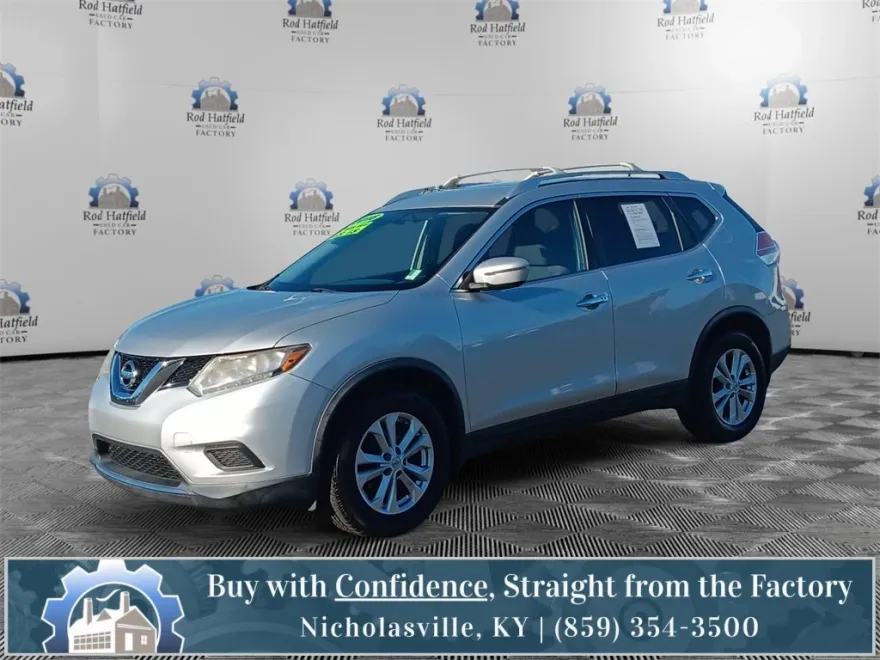 2016 Nissan Rogue SV photo 1