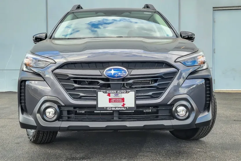 2025 Subaru Outback Premium photo 1