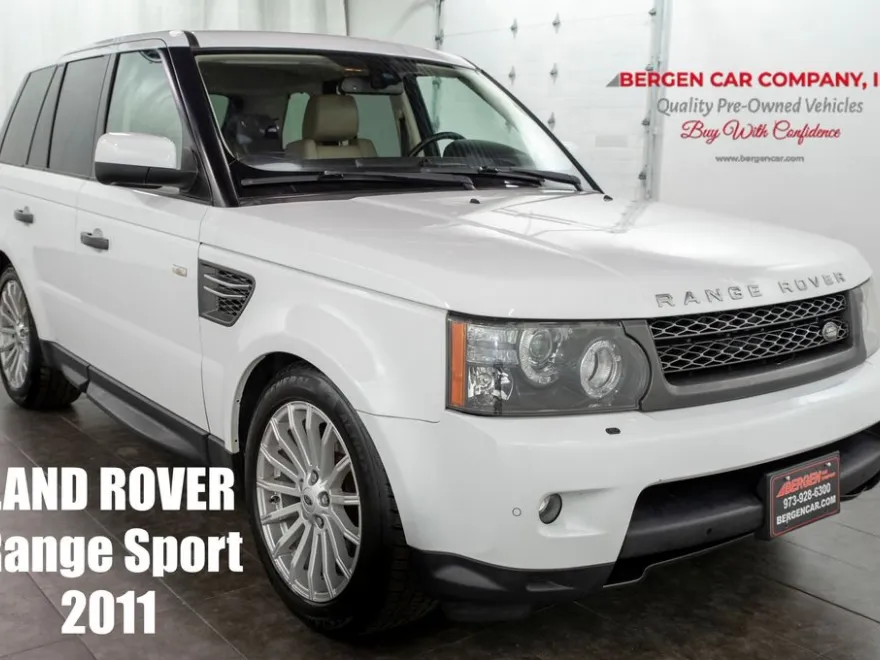 2011 Land Rover Range Rover Sport HSE photo 1