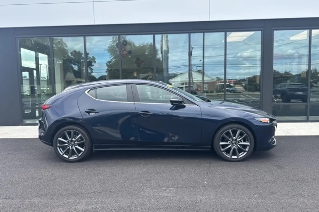 2024 Mazda Mazda3 2.5 s Preferred photo 1