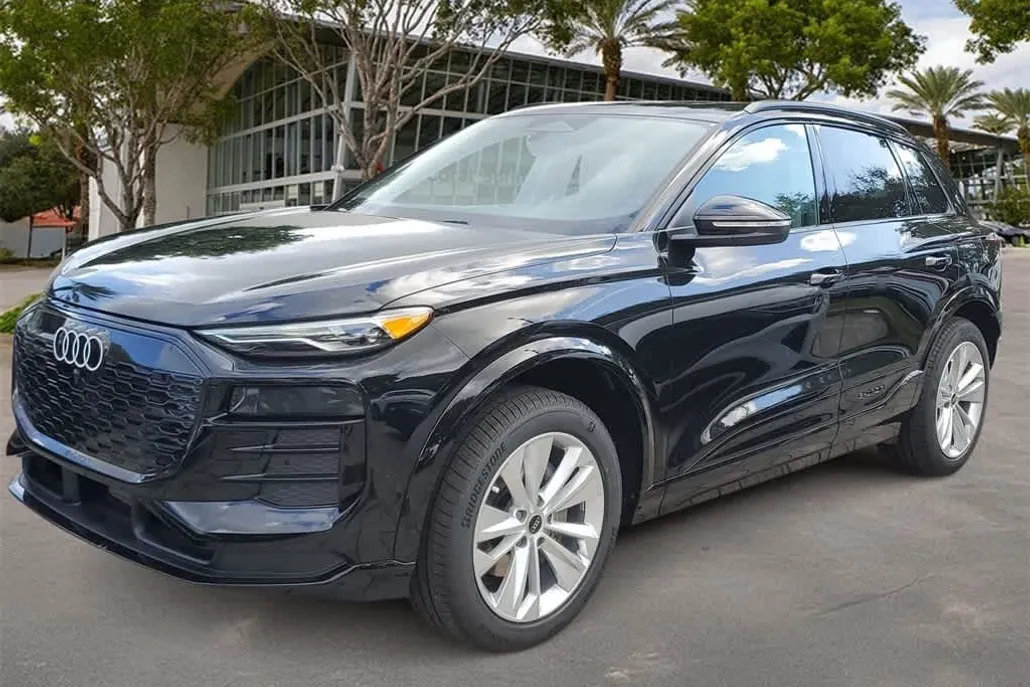 2025 Audi Q6 E-tron Premium photo 1