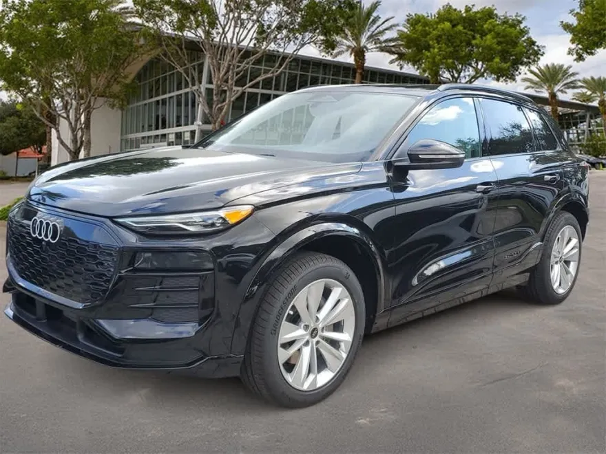 2025 Audi Q6 E-tron Premium photo 1
