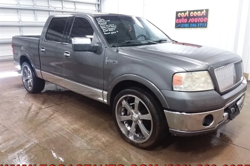 2006 Lincoln Mark LT photo 1