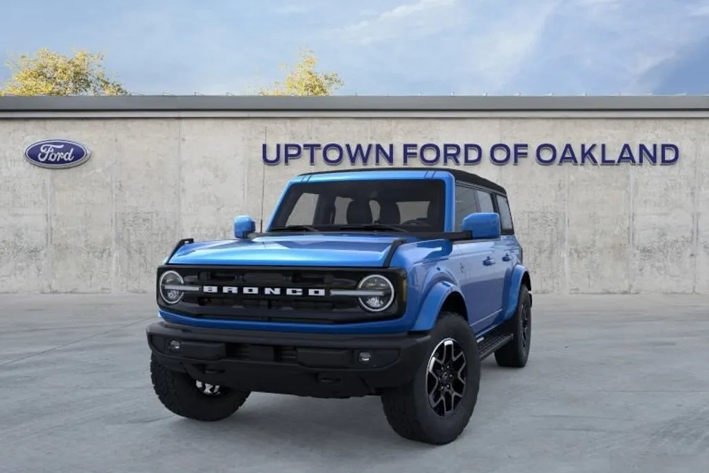 2023 Ford Bronco Outer Banks photo 1