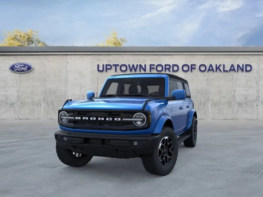 2023 Ford Bronco Outer Banks photo 1