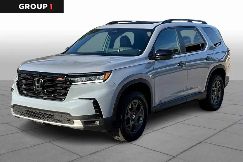 2025 Honda Pilot TrailSport photo 1